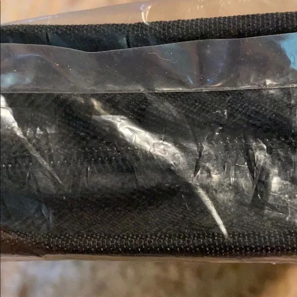 ~Greg Gift Company~ Black Bible Cover - Picture 8 of 9